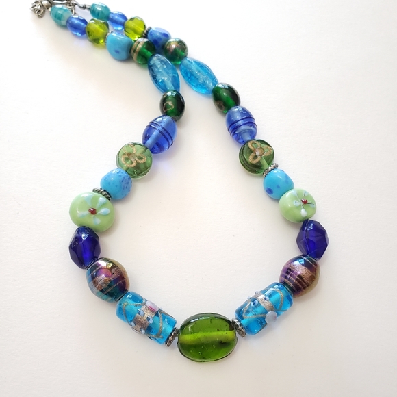 blue green glass beaded necklace - Picture 2 of 10